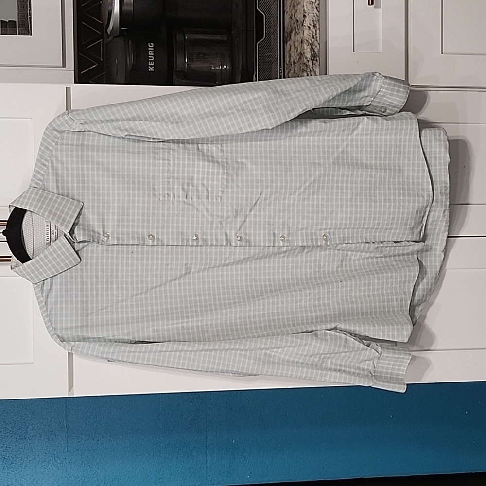 White and Light Blue Checkered Van Heusen Shirt. Regular fit. Size 15.5, 33/34